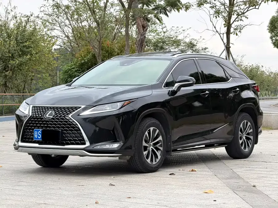 Lexus RX 2020 facelift 300 two-wheel drive comfort version 2022 — фото 1, купить с доставкой в Москву