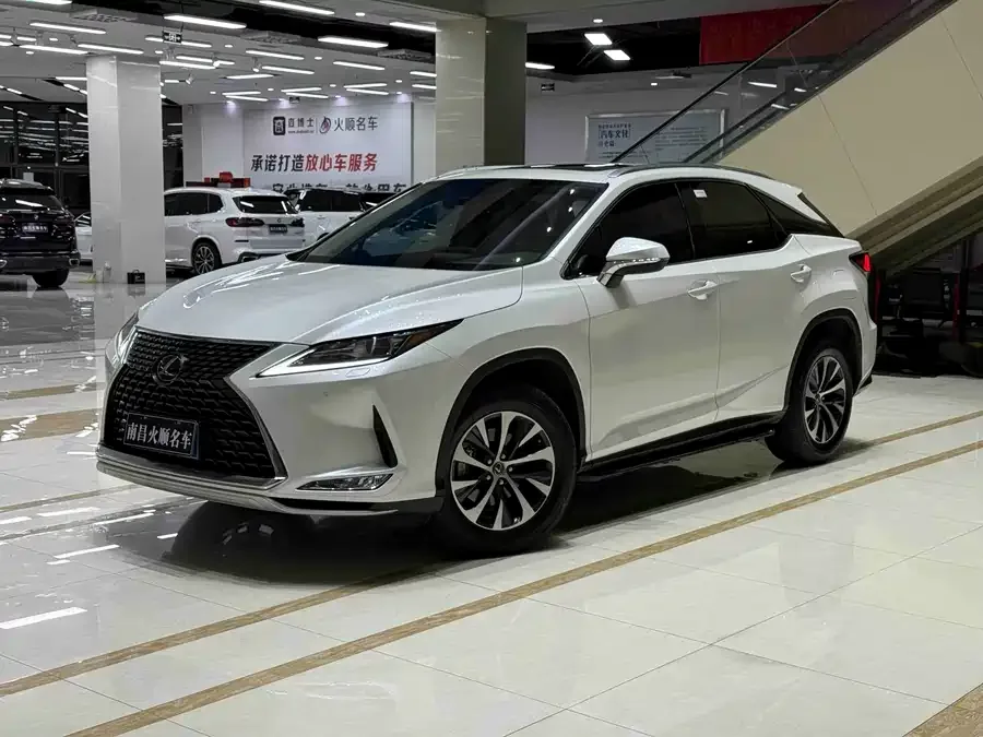 Lexus RX 2020 facelift 300 two-wheel drive comfort version 2022 — фото 1, купить с доставкой в Москву