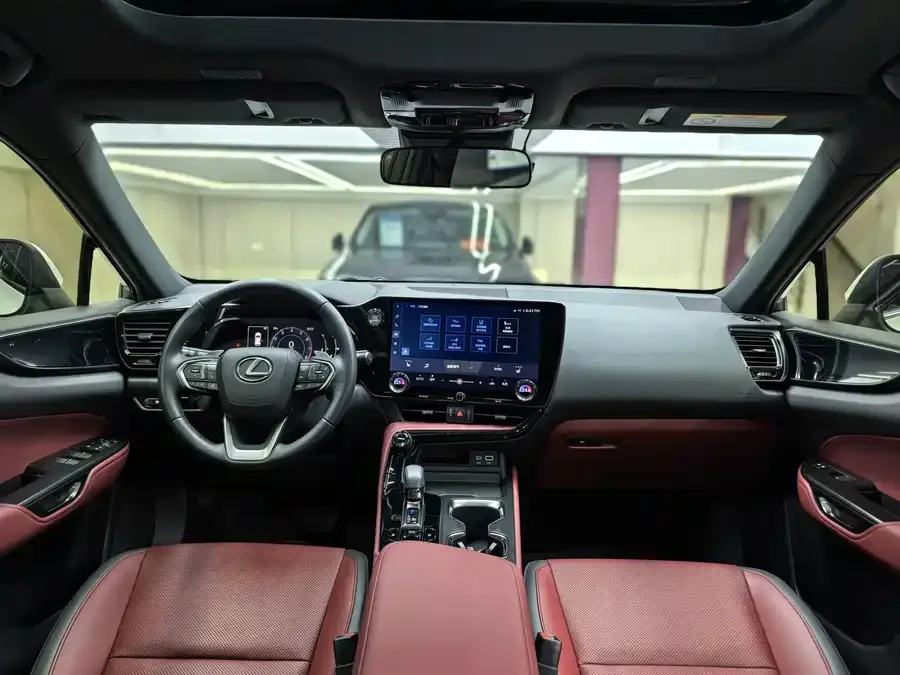Lexus NX 2024 260 FWD Creative Edition 2024 — миниатюра 3