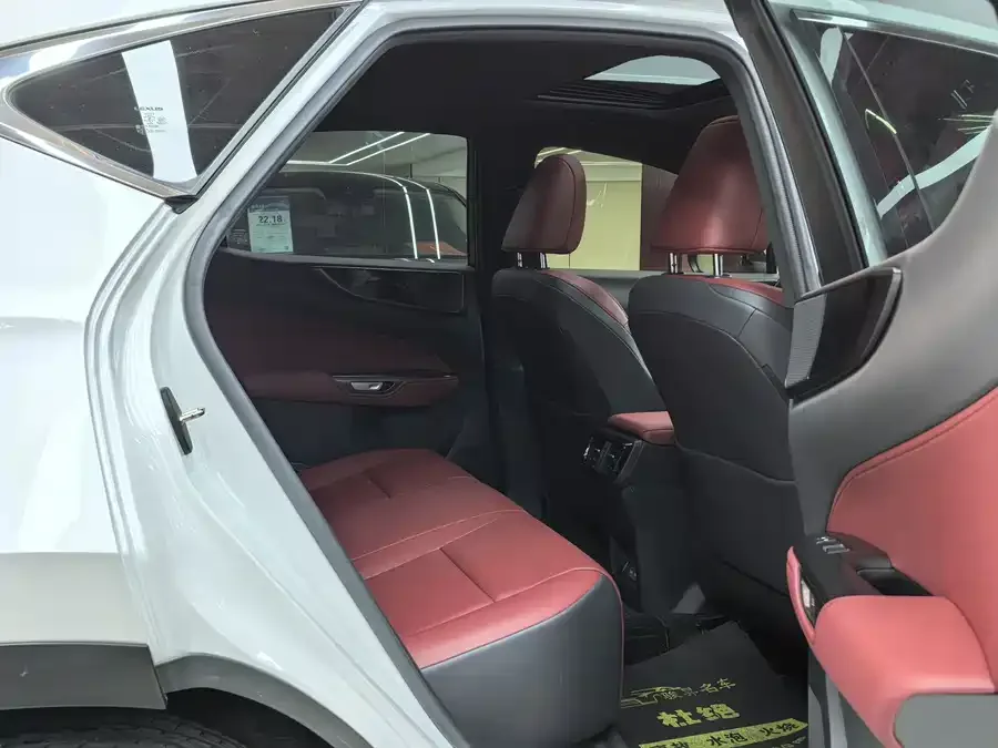 Lexus NX 2024 260 FWD Creative Edition 2024 — миниатюра 4