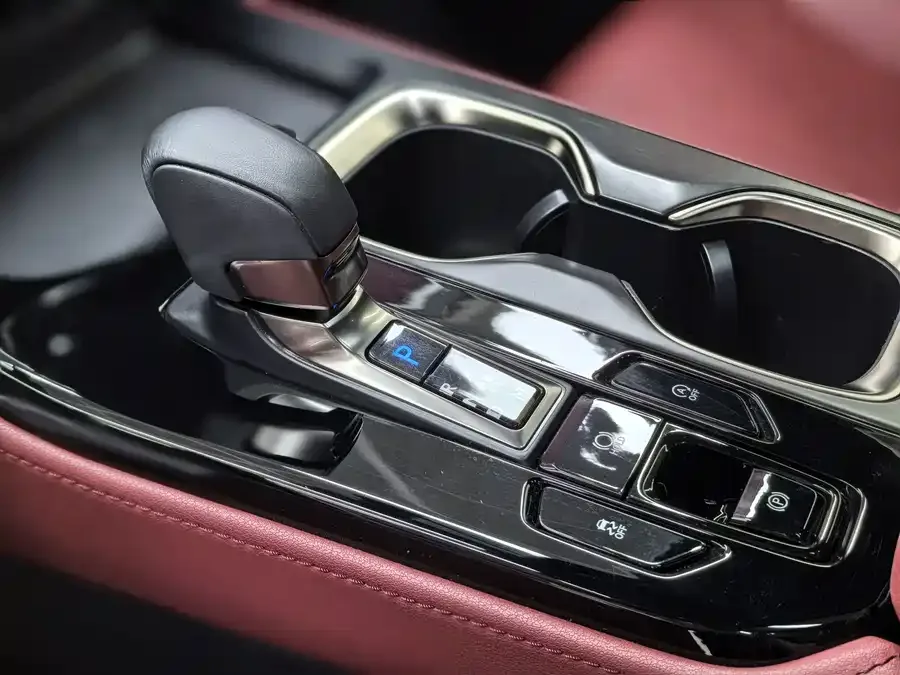 Lexus NX 2024 260 FWD Creative Edition 2024 — миниатюра 5