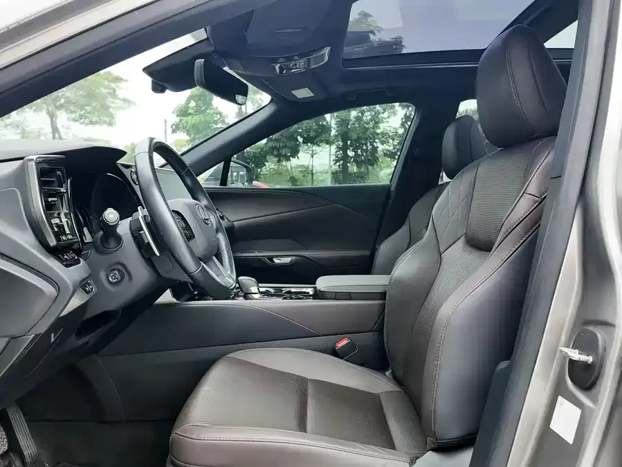 Lexus RX 2023 350h 4WD Pure Edition 2024 — миниатюра 4