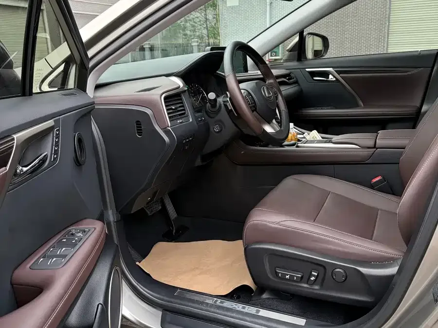 Lexus RX 2021 300 four-wheel drive special edition 2022 — миниатюра 4