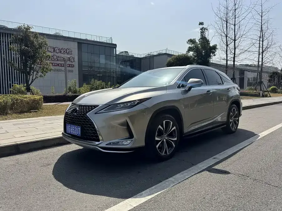 Lexus RX 2022