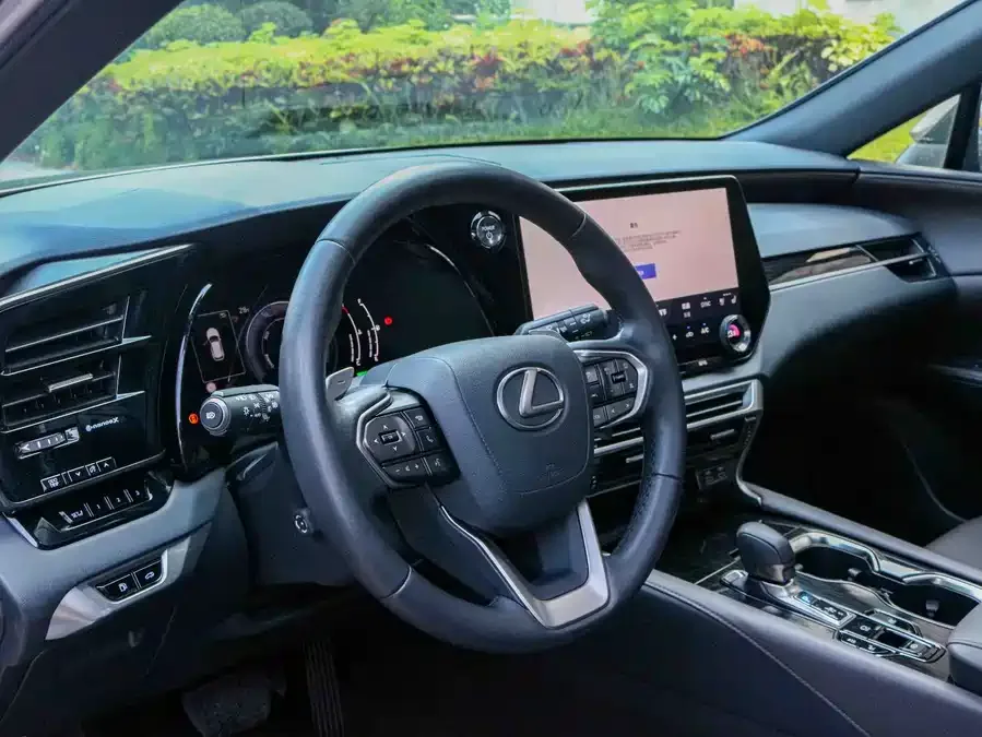 Lexus RX 2023 350h 4WD Pure Edition 2023 — миниатюра 2