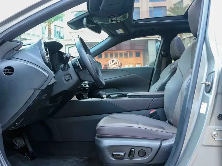 Lexus RX 2023 350h 4WD Pure Edition 2023 — миниатюра 4