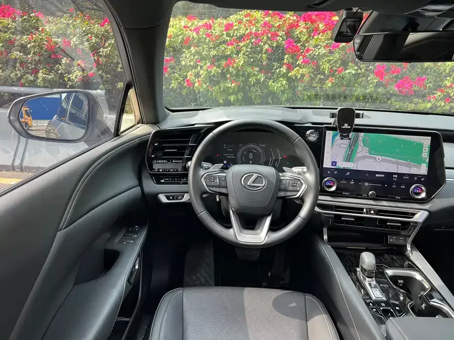 Lexus RX 2023 350h 4WD Pure Edition 2023 — миниатюра 2