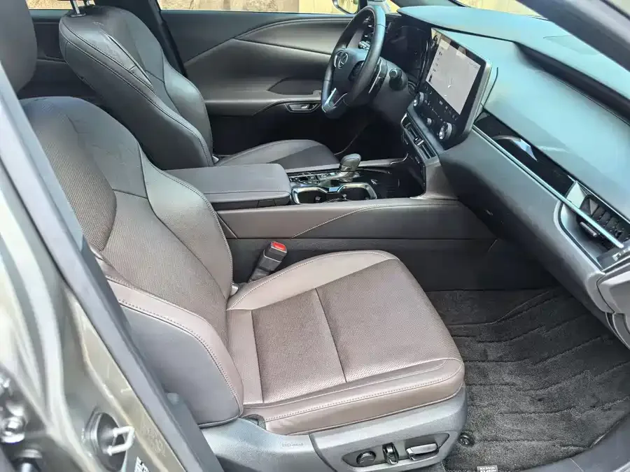 Lexus RX 2023 350h 4WD Pure Edition 2024 — миниатюра 2