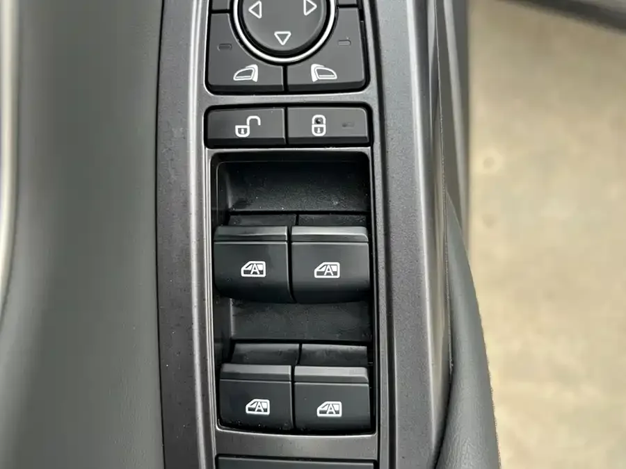 BYD Song L DM-i Song L DM-i 2025 Intelligent Driving Edition 160km Excellence Edition 2025 — миниатюра 3