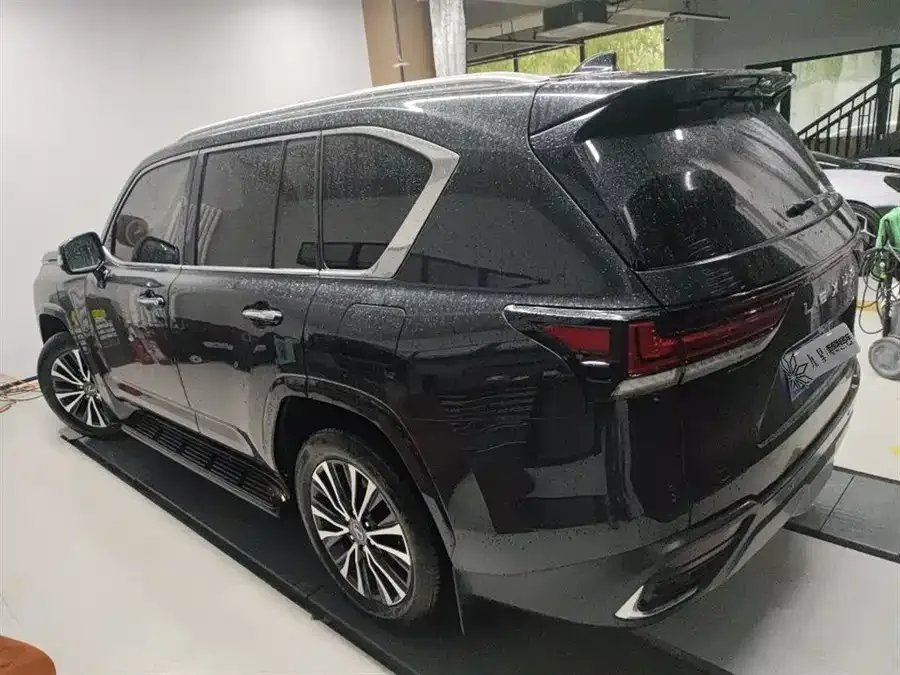 Lexus LX 2025 700h Territory Edition 2025 — миниатюра 3