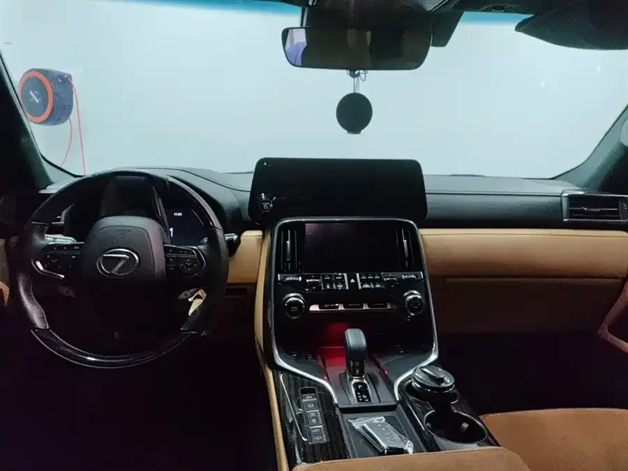 Lexus LX 2025 700h Territory Edition 2025 — миниатюра 4