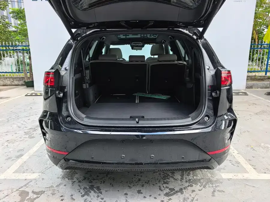 BYD Tang New Energy Tang New Energy 2025 Smart Driving Edition DM-i 175KM Premium 2026 — миниатюра 4
