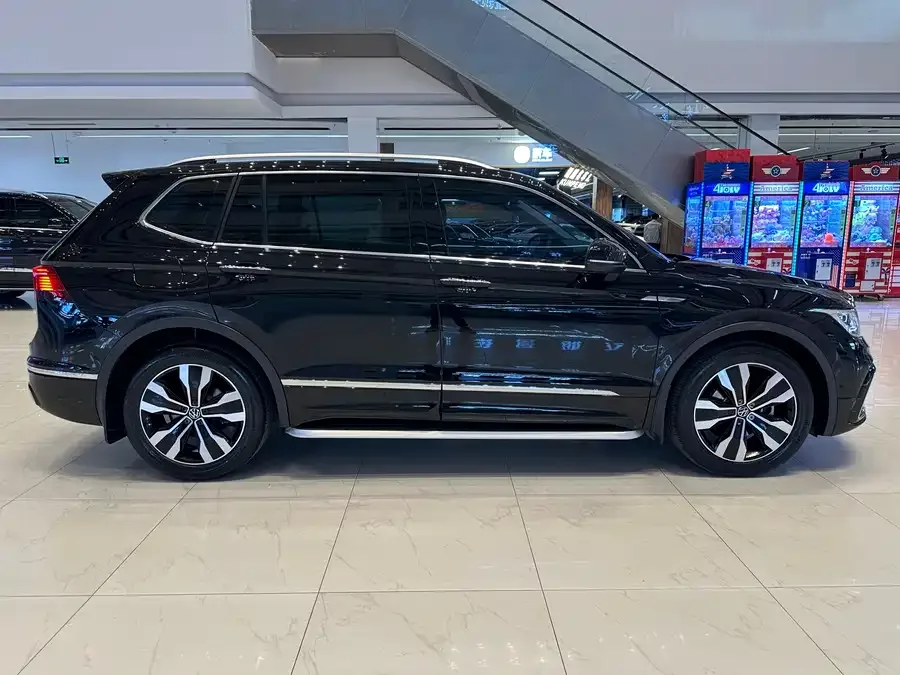 Volkswagen Tiguan L Tiguan L 2023 330TSI Automatic 2WD R-Line Enjoy Edition 2023 — миниатюра 3