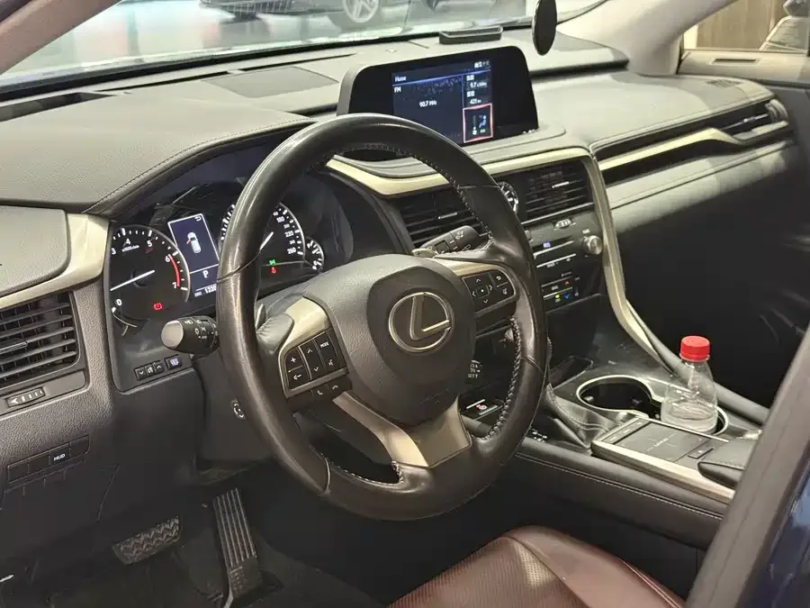 Lexus RX 2020 300 two-wheel drive elite version China VI 2022 — миниатюра 5