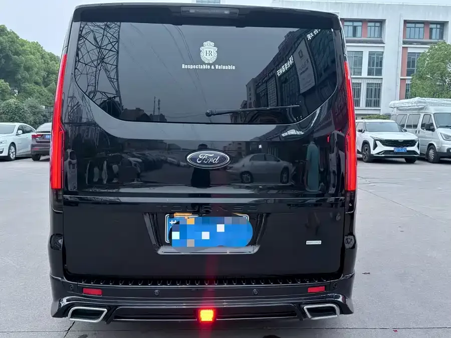 Ford Tourneo Tourio 2023 2.0T Automatic Premium Edition 2023 — миниатюра 3