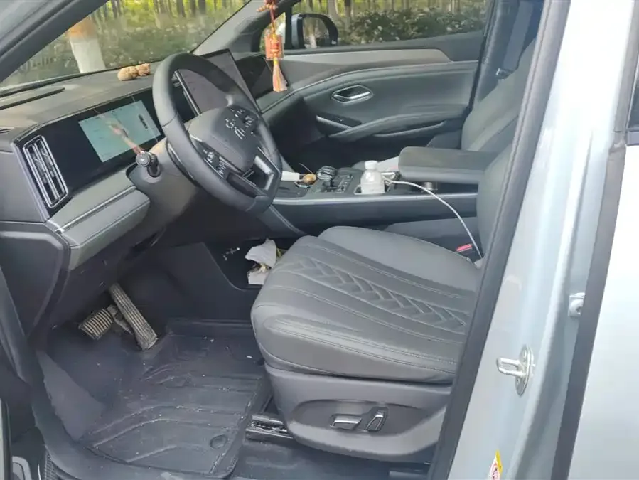 BYD Song L DM-i Song L DM-i 2025 Intelligent Driving Edition 112km Surpassing Edition 2025 — миниатюра 3