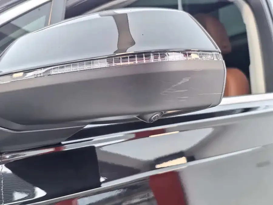 Audi Q7 2023 55 TFSI quattro S line sports model 2023 — миниатюра 2