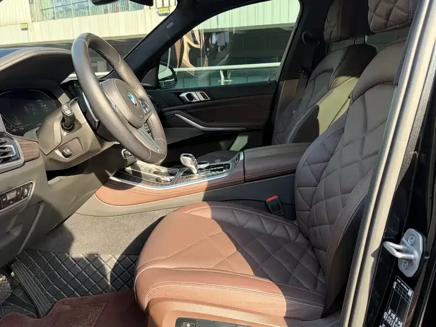 BMW X5 2022 facelift xDrive 40Li M Sport package 2023 — миниатюра 2