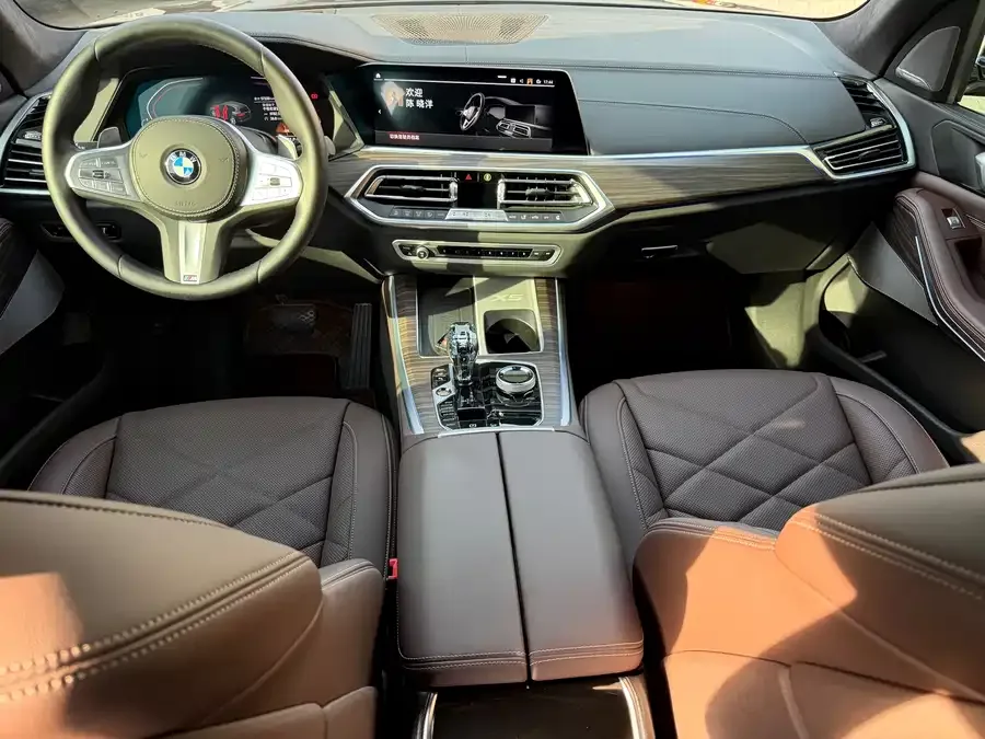 BMW X5 2022 facelift xDrive 40Li M Sport package 2023 — миниатюра 3