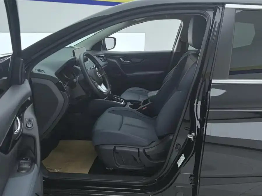 Nissan Qashqai 2025 Qashqai facelift Honor 2.0L CVT XV True Heart Edition 2025 — миниатюра 3