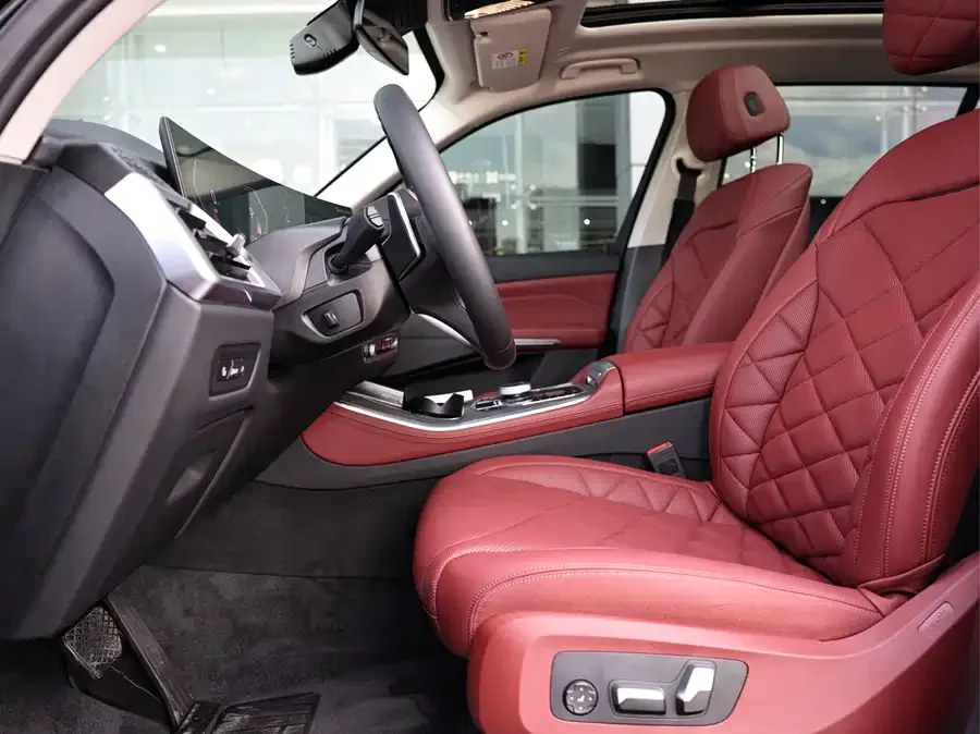 BMW X5 2025 xDrive 30Li M Sport Night Edition 2025 — миниатюра 3
