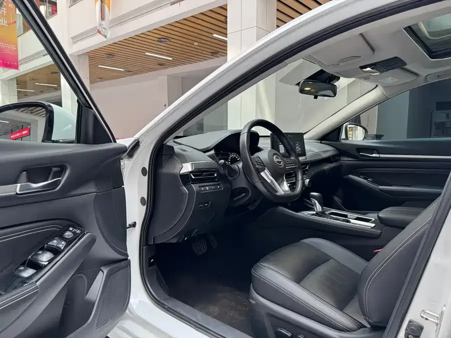 Nissan Altima 2022 Teana 2.0L XL-TLS Enjoy Edition 2023 — миниатюра 3