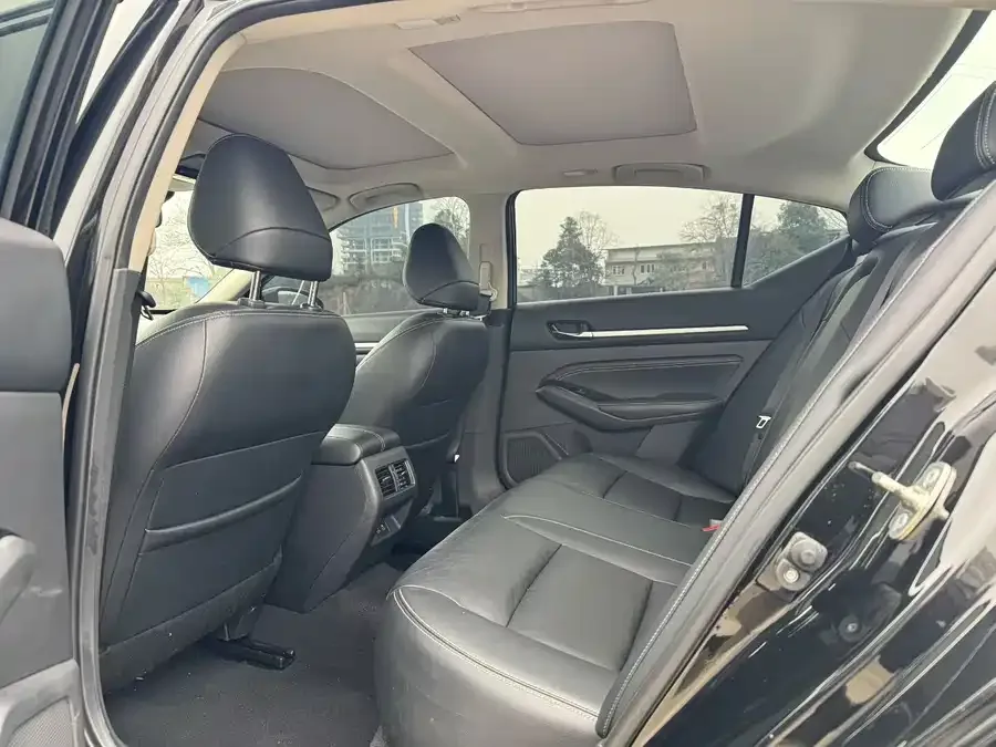Nissan Altima 2022 Teana 2.0L XL-TLS Enjoy Edition 2023 — миниатюра 5