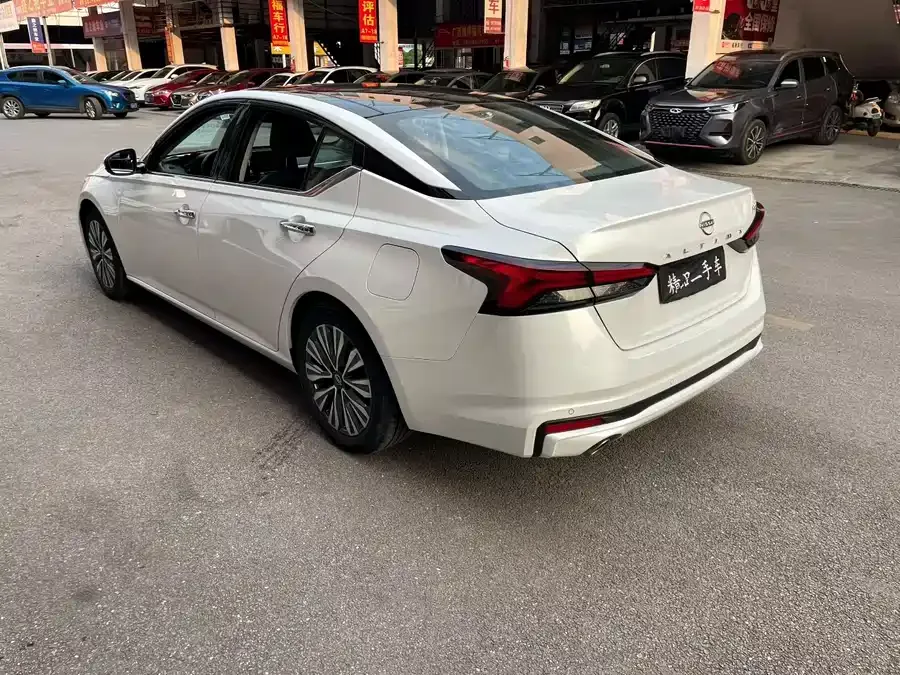 Nissan Altima 2022 Teana 2.0L XL-TLS Enjoy Edition 2023 — миниатюра 5
