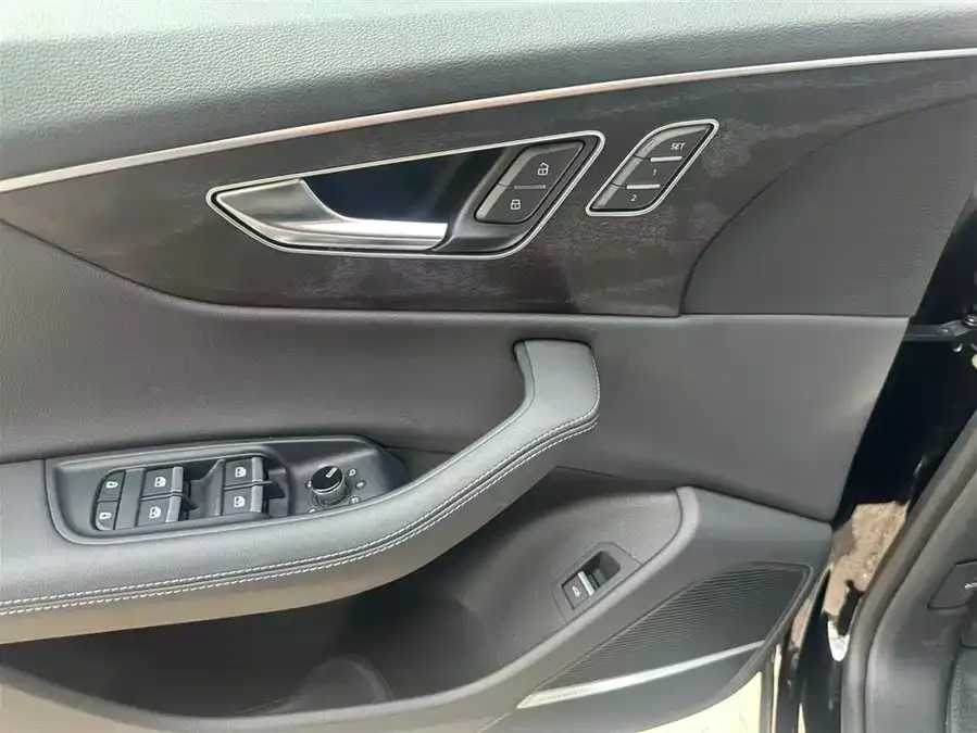 Audi Q8 2024 55 TFSI Luxury Dynamic Edition 2025 — миниатюра 5