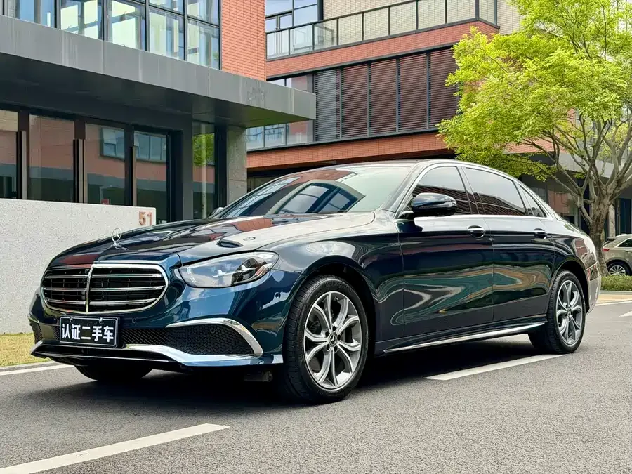 Mercedes-Benz E-Class 2024