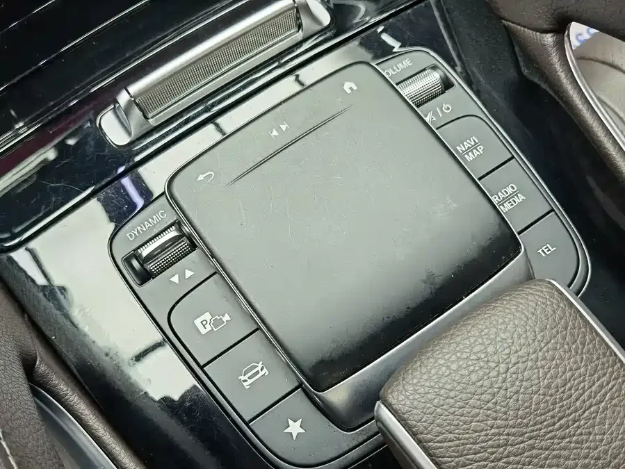 Mercedes-Benz GLE (Imported) Mercedes-Benz GLE (Imported) 2023 GLE 350 4MATIC Fashion Model 2023 — миниатюра 4