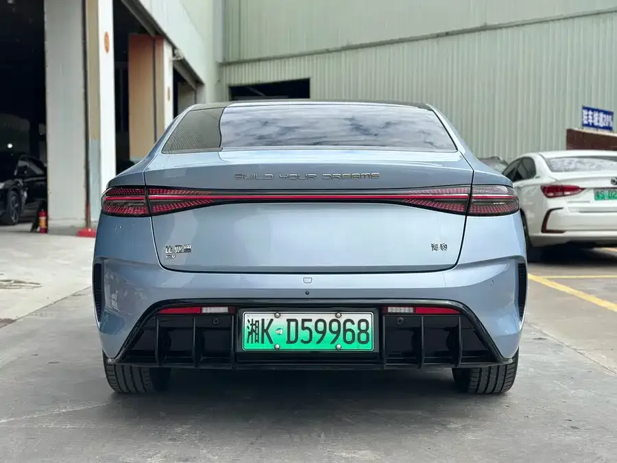 BYD Seal Haibao 2022 700km long-range rear-wheel drive version 2022 — миниатюра 2
