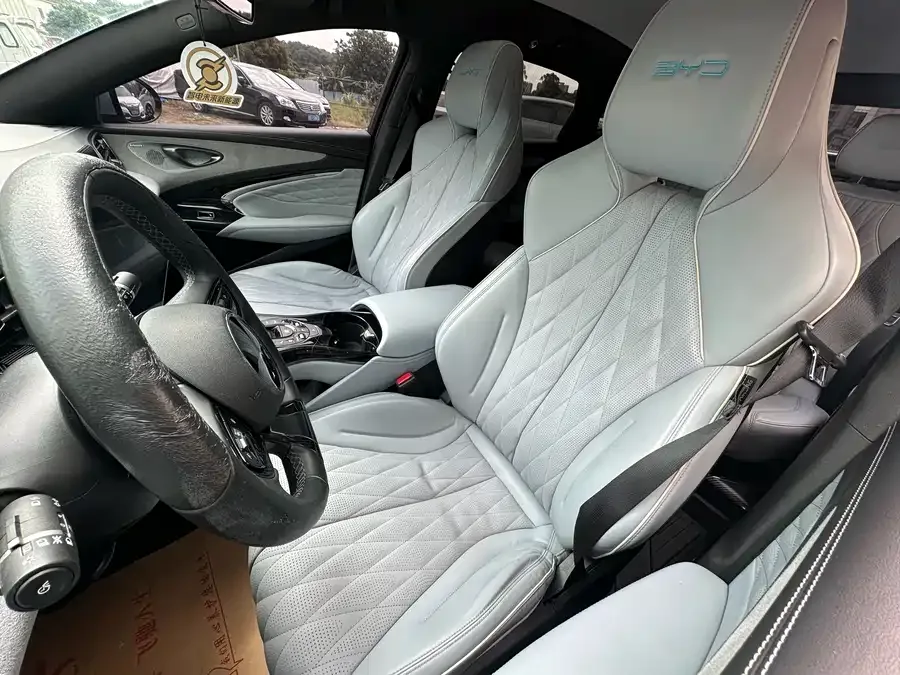 BYD Seal Haibao 2022 700km long-range rear-wheel drive version 2022 — миниатюра 3