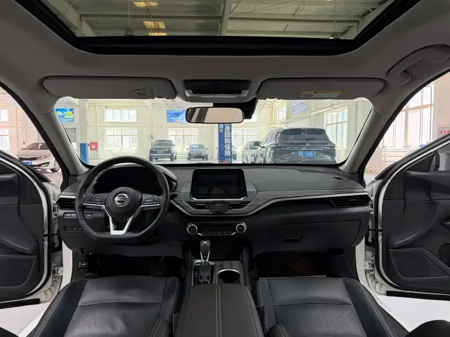 Nissan Altima Teana 2021 2.0L XL Comfort Edition 2023 — миниатюра 3