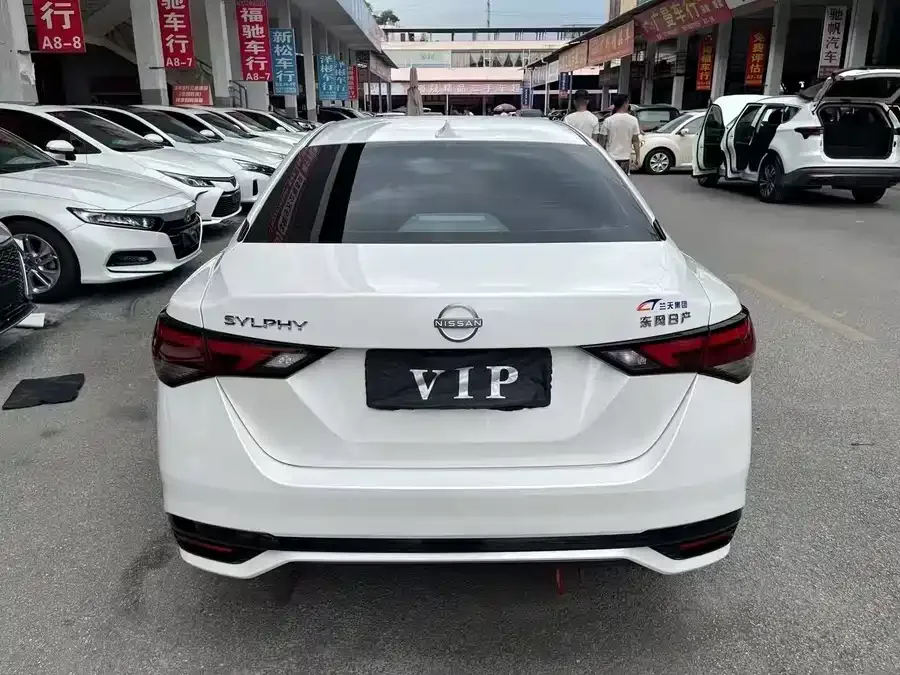 Nissan Sylphy Sylphy 2023 1.6L CVT Enjoy Edition 2024 — миниатюра 3