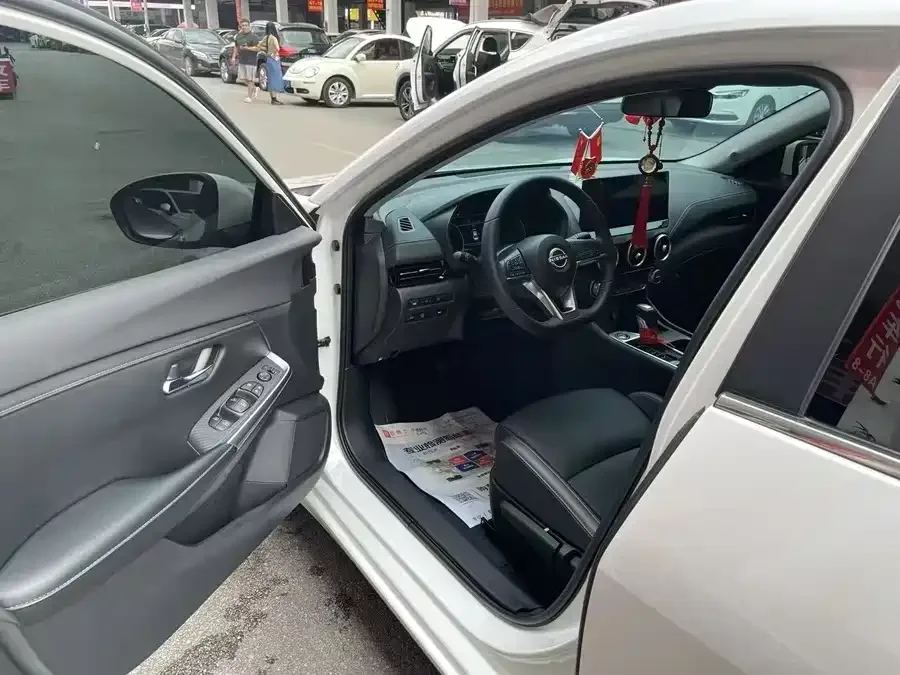 Nissan Sylphy Sylphy 2023 1.6L CVT Enjoy Edition 2024 — миниатюра 4