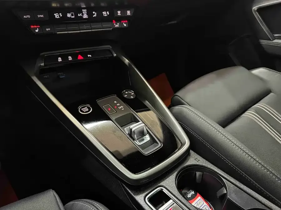 Audi A3 2022 A3L Limousine 35 TFSI Fashion Sports 2022 — миниатюра 4