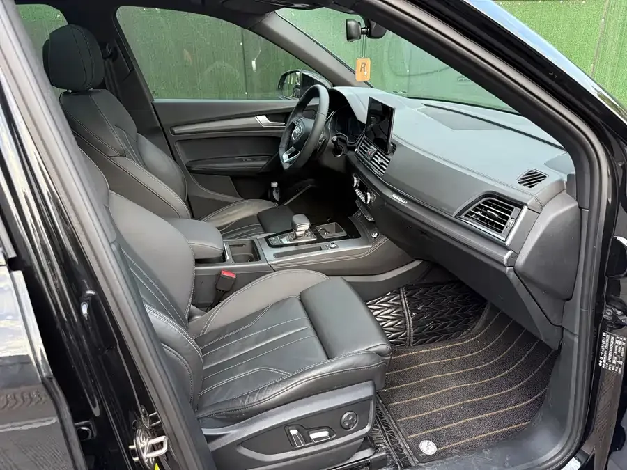 Audi Q5L 2024 40 TFSI Luxury Dynamic Edition 2024 — миниатюра 4