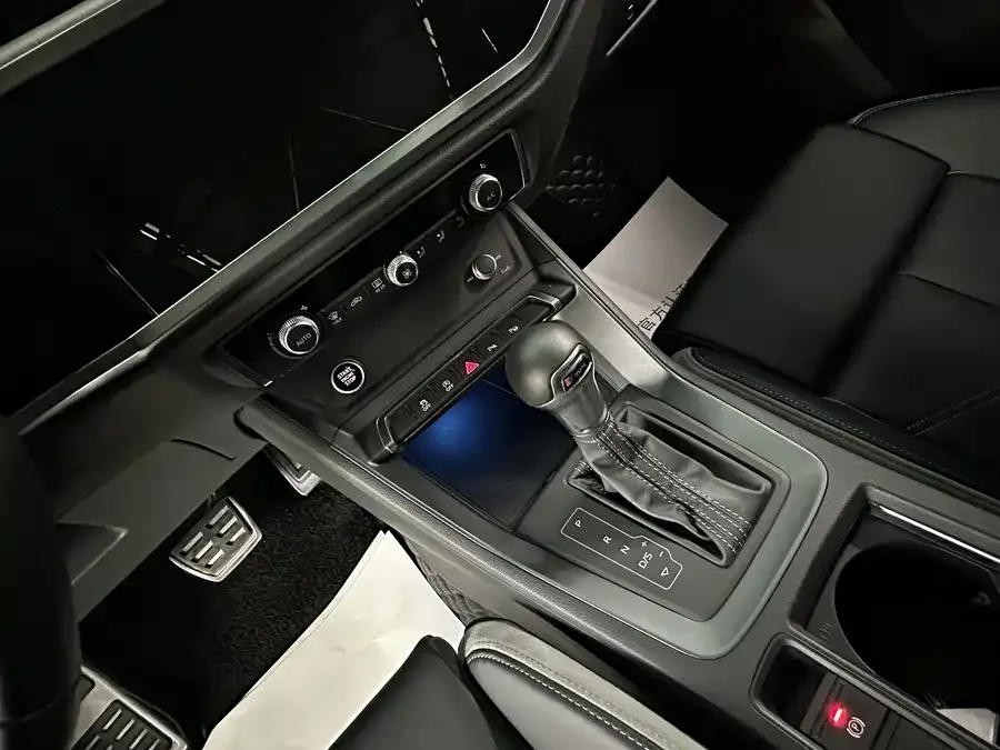 Audi Q3 2024 35 TFSI Fashion Dynamic Edition 2024 — миниатюра 2