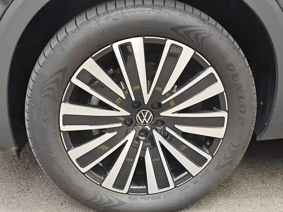 Volkswagen Tavendor 2024 330TSI Luxury Cruise Edition 2024 — миниатюра 2