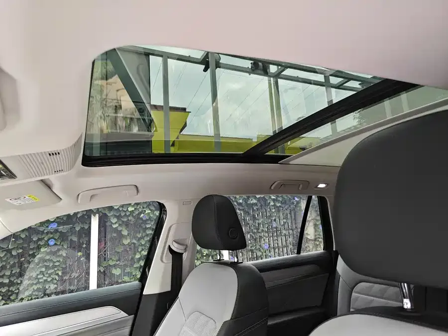Volkswagen Tavendor 2024 330TSI Luxury Cruise Edition 2024 — миниатюра 4