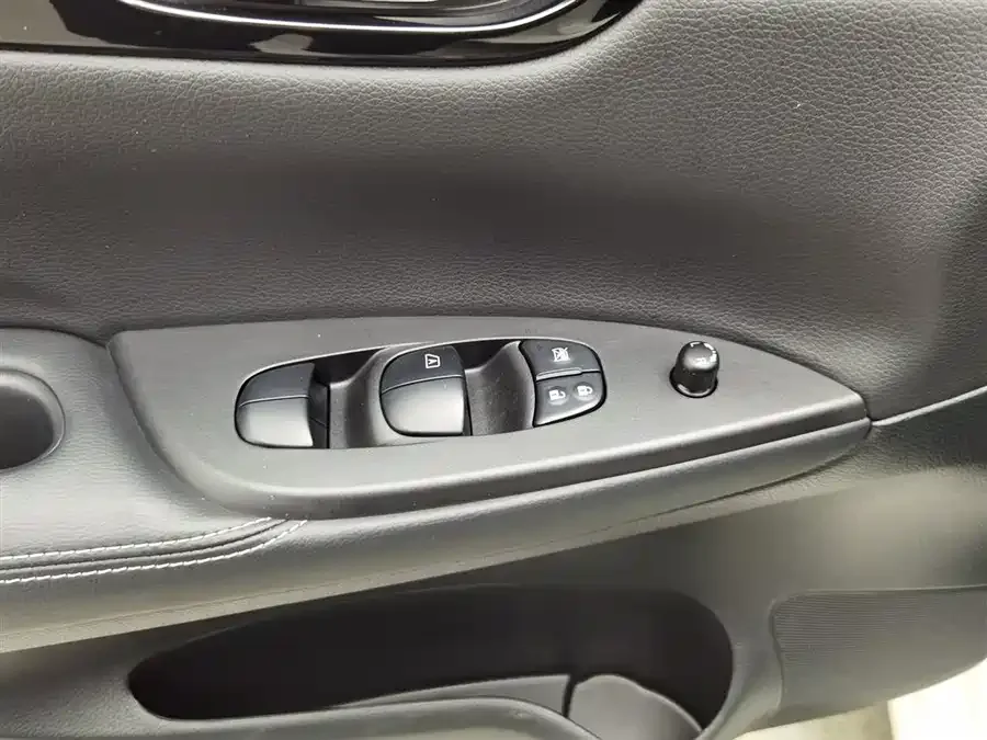 Nissan Tiida Tiida 2024 1.6L CVT Smart Edition 2024 — миниатюра 3