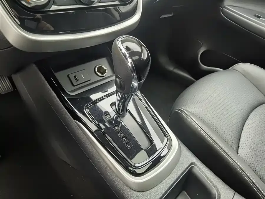 Nissan Tiida Tiida 2024 1.6L CVT Smart Edition 2024 — миниатюра 4