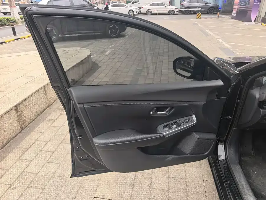 Nissan Sylphy Sylphy 2022 1.6L XL CVT Enjoy Edition 2023 — миниатюра 2