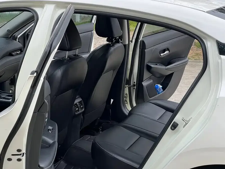 Nissan Sylphy Sylphy 2022 1.6L XL CVT Enjoy Edition 2022 — миниатюра 3