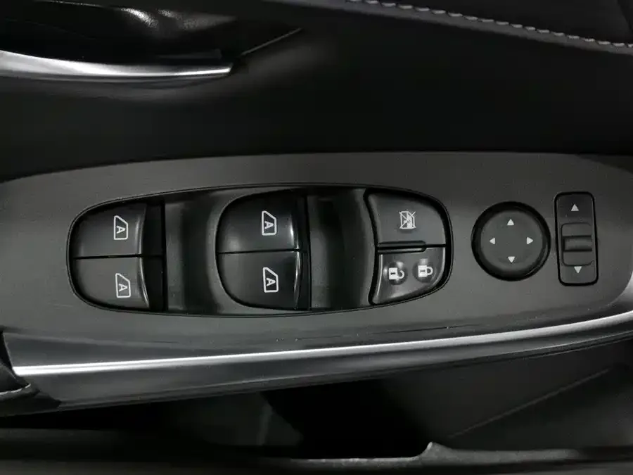 Nissan Sylphy Sylphy 2023 super hybrid electric drive super smart driving Max 2023 — миниатюра 3