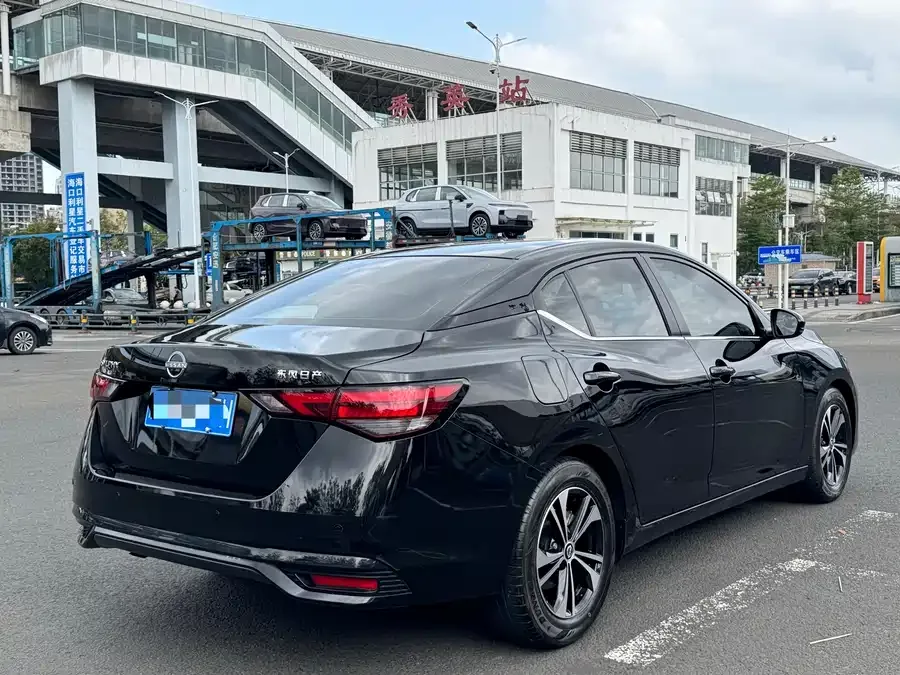 Nissan Sylphy Sylphy 2023 1.6L CVT Enjoy Edition 2024 — миниатюра 3