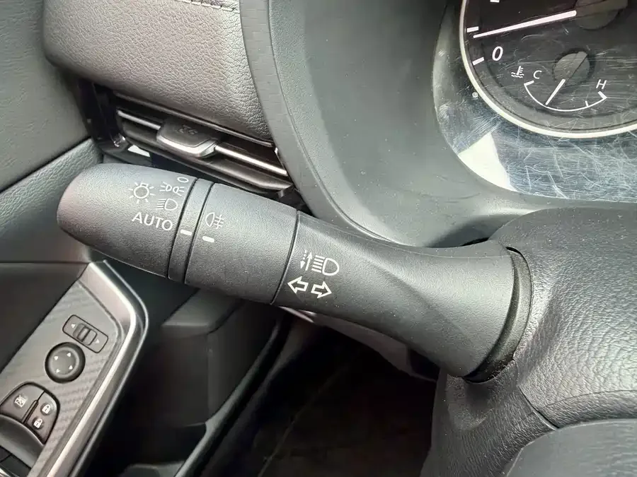 Nissan Sylphy Sylphy 2023 1.6L CVT Enjoy Edition 2023 — миниатюра 5