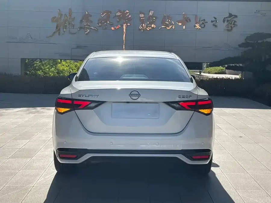 Nissan Sylphy Sylphy 2023 facelift 1.6L CVT Intelligent Driving Edition 2024 — миниатюра 5