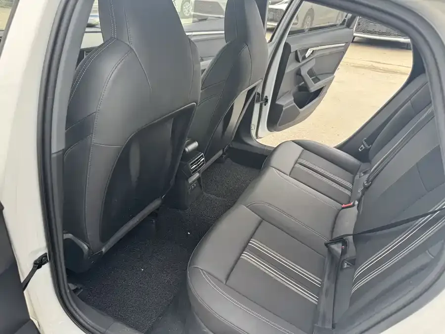 Audi A3 2024 A3L Limousine 35 TFSI Enterprising and Elegant Model 2024 — миниатюра 2
